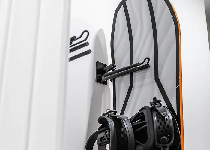 Modern Mountain Getaway アパート *