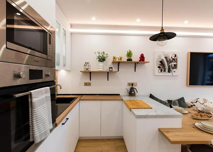 Modern Mountain Getaway * بانسكو