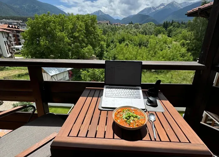 Апартамент Modern Mountain Getaway *